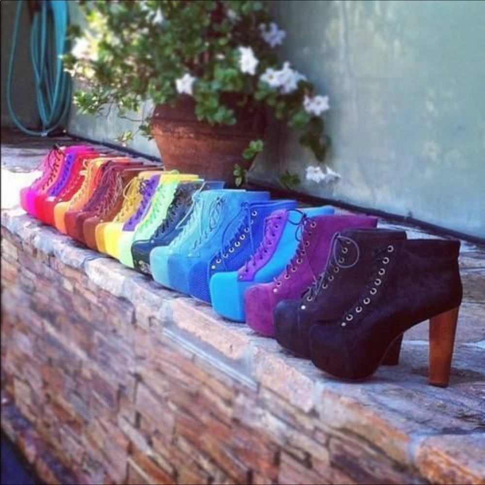 ISO colorful litas/Damsels